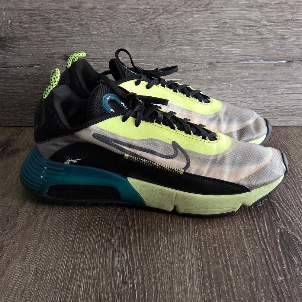 Nike Air Max 2090 White Volt Valerian Black Blue Neon Men’s Size 10.5